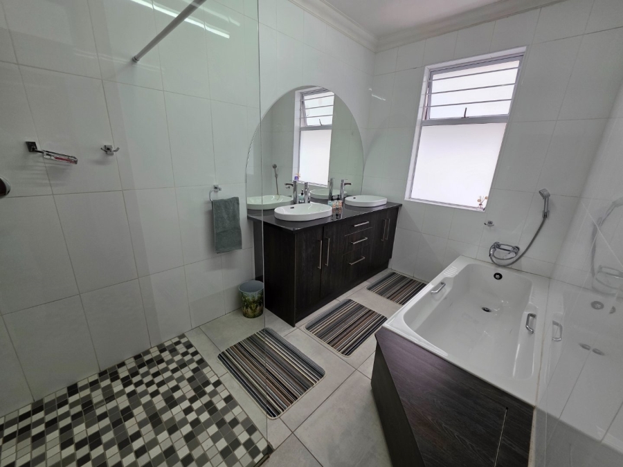 4 Bedroom Property for Sale in Eureka Free State